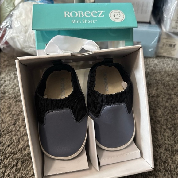 Robeez Black and Gray Baby Shoes - Picture 1 of 1
